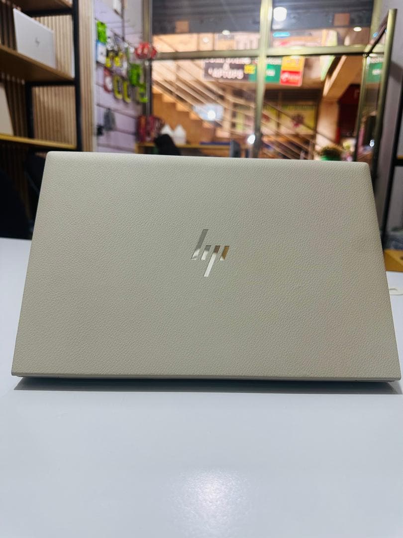 HP EliteBook 830 G8